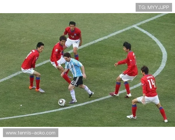 足球球星选择题特效挡脸玩法揭秘带你体验不同球星的精彩瞬间